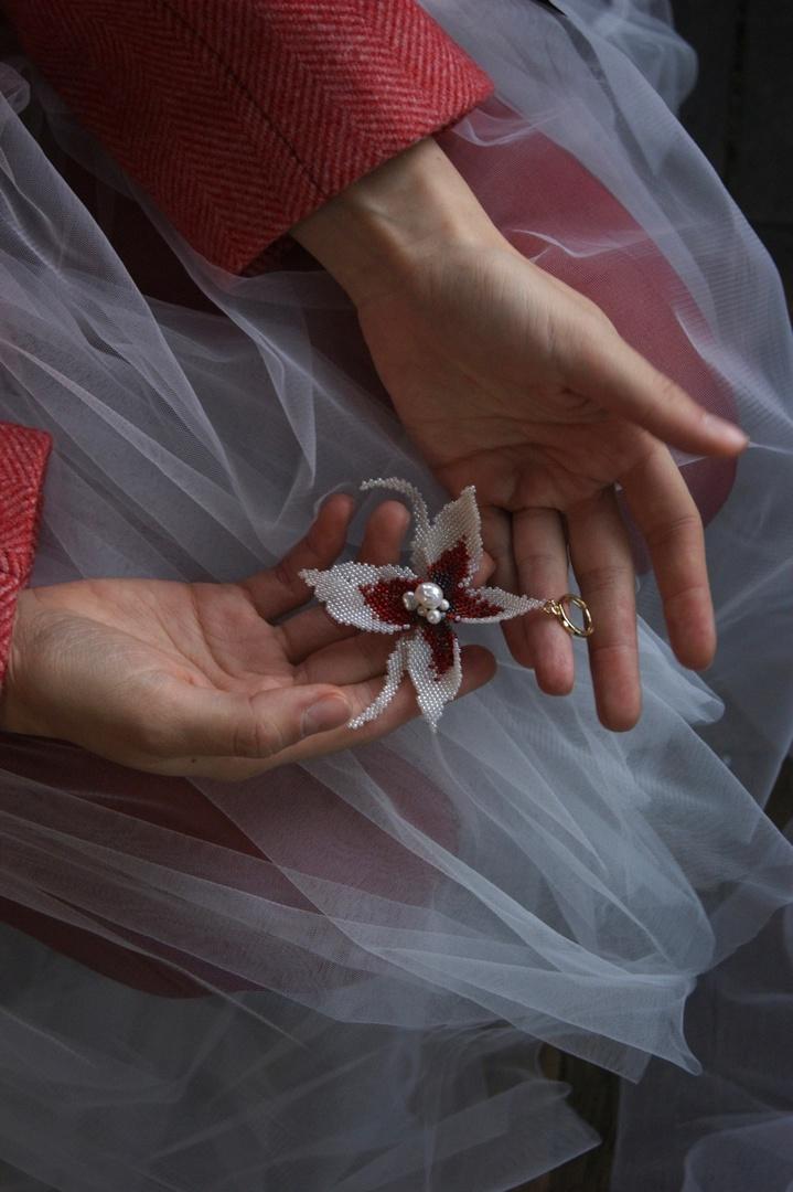 Product image 4: Mono earring «Scarlet Flower»