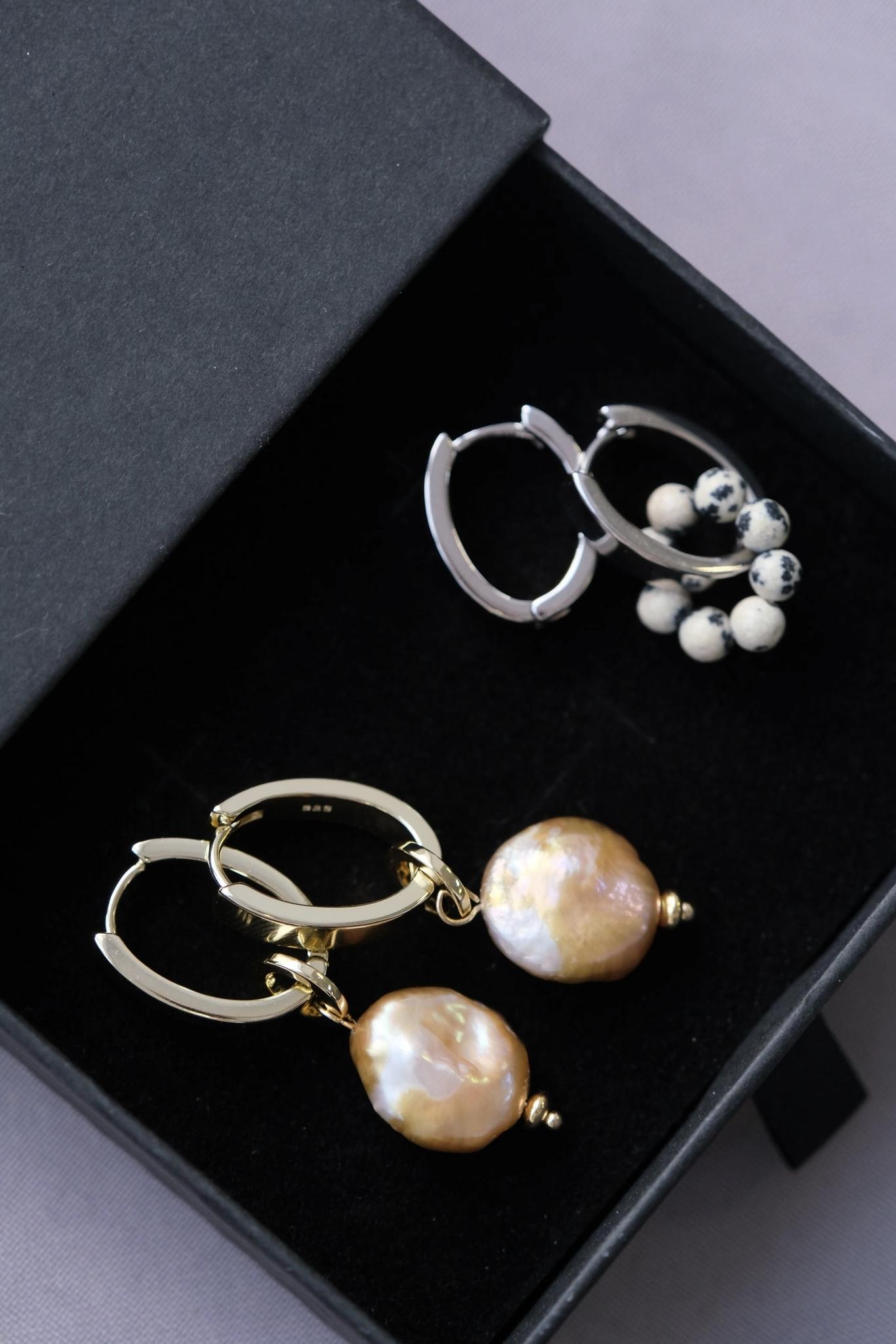 Product image 2: Transformable earrings, flat oval, smooth texture D 15x20mm