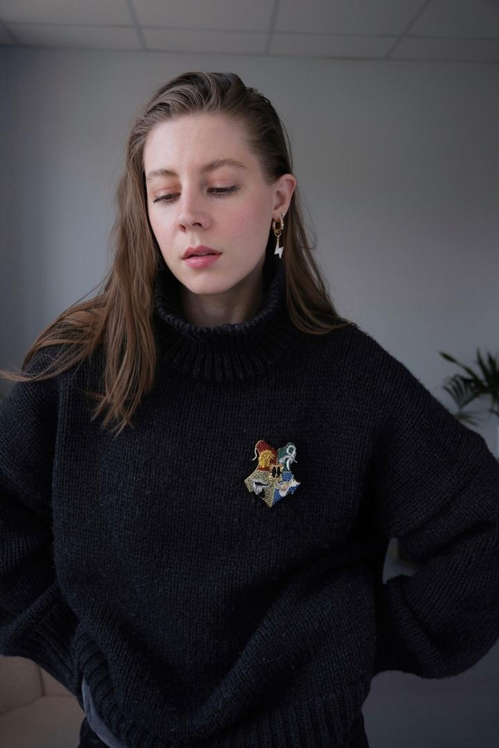 Product image 3: Brooch «Hogwarts Coat of Arms»